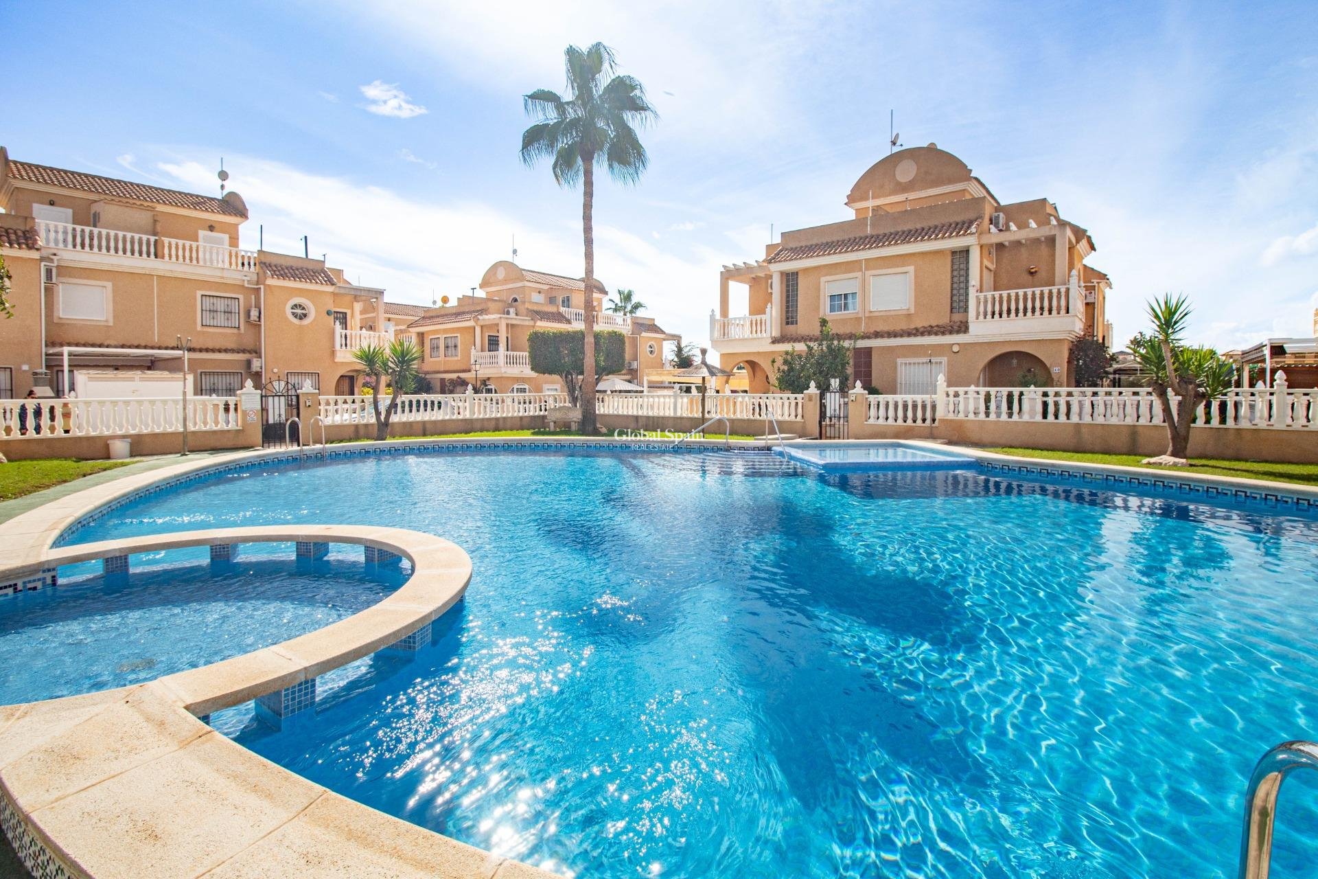 Resale - House -
ORIHUELA COSTA - CABO ROIG