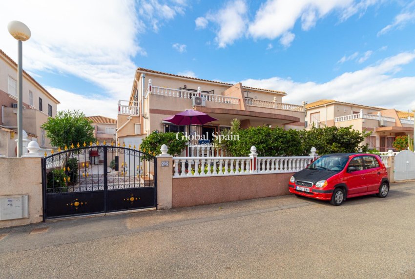 Resale - House -
ORIHUELA COSTA - CABO ROIG