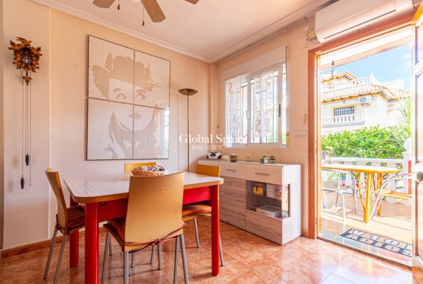 Resale - House -
ORIHUELA COSTA - CABO ROIG