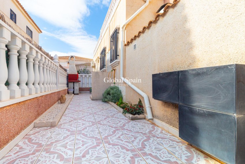 Resale - House -
ORIHUELA COSTA - CABO ROIG