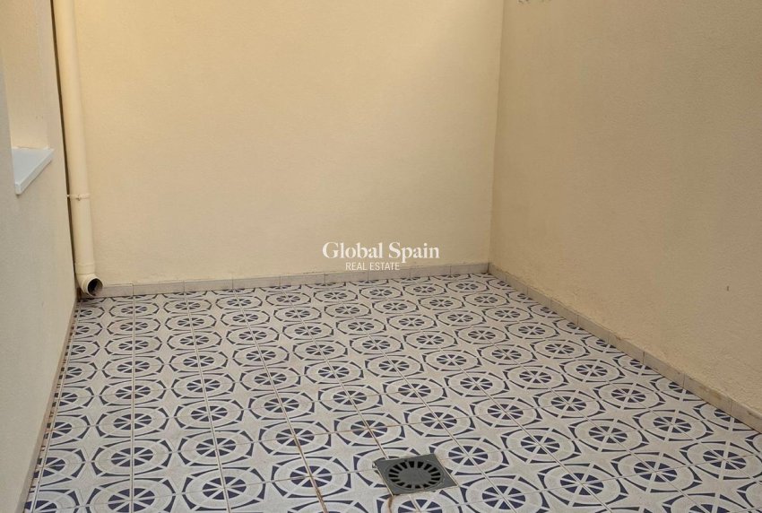 Resale - HOUSE -
ORIHUELA COSTA - CAMPOAMOR