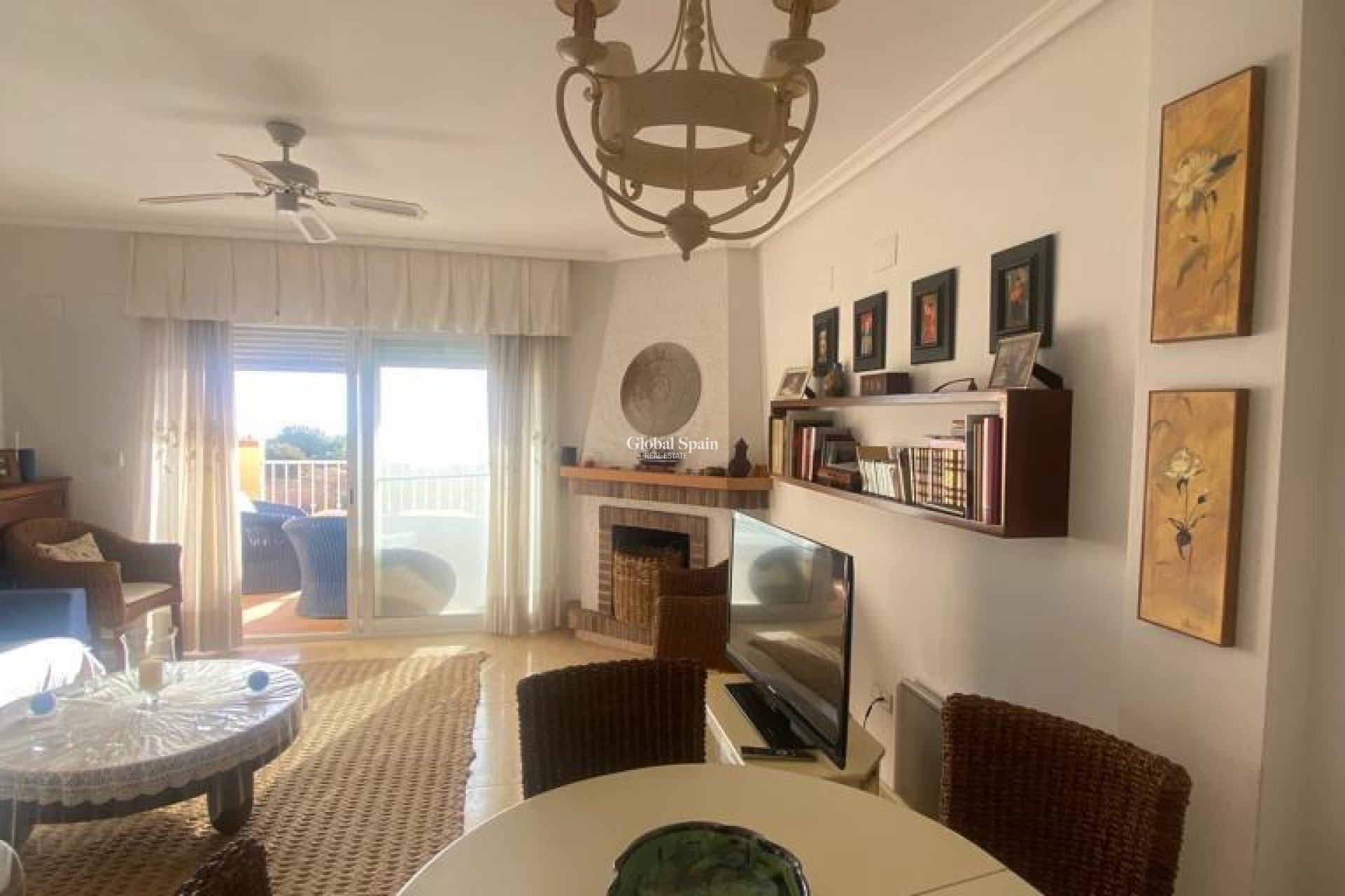 Resale - HOUSE -
ORIHUELA COSTA - CAMPOAMOR