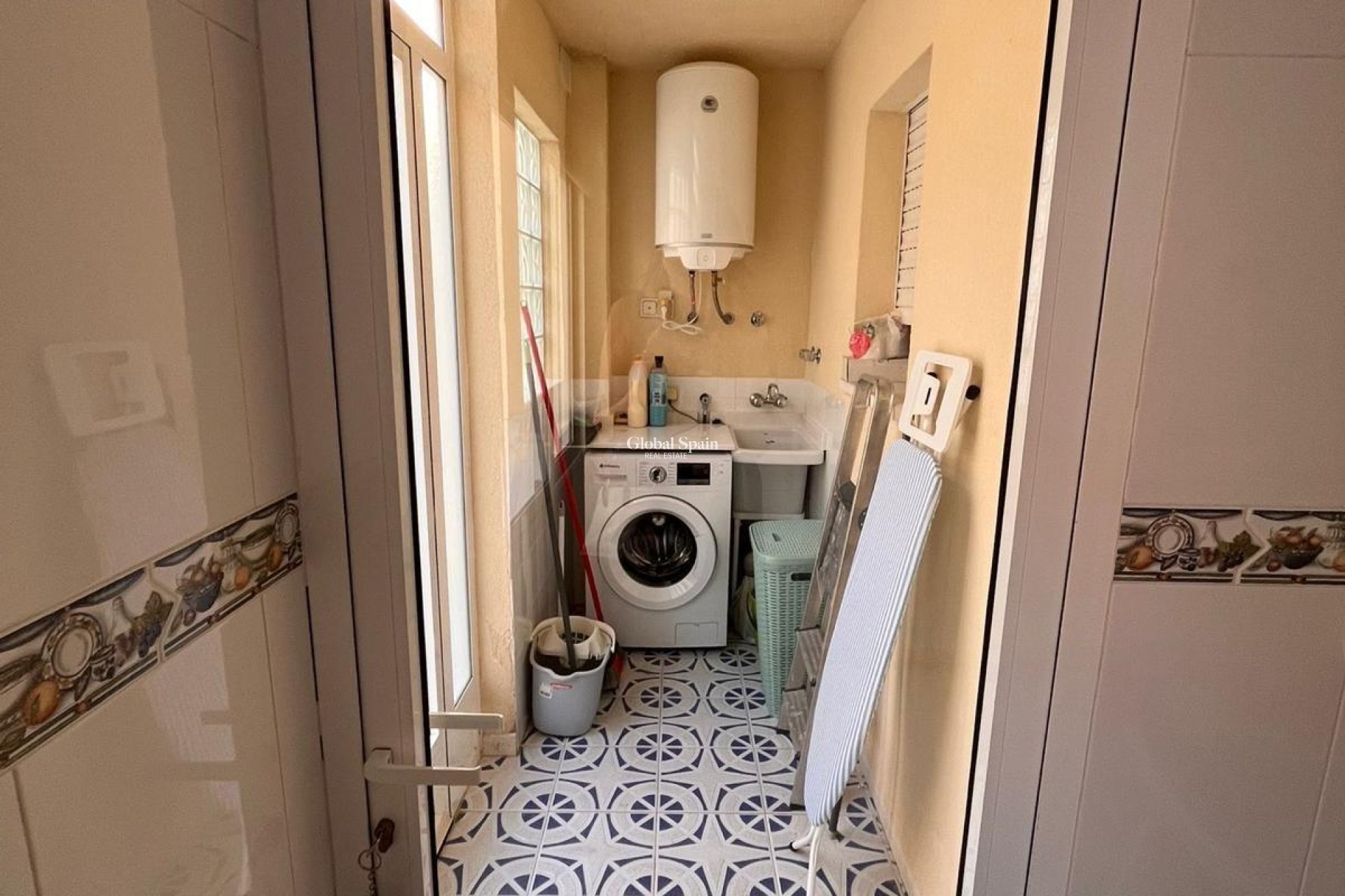 Resale - HOUSE -
ORIHUELA COSTA - CAMPOAMOR