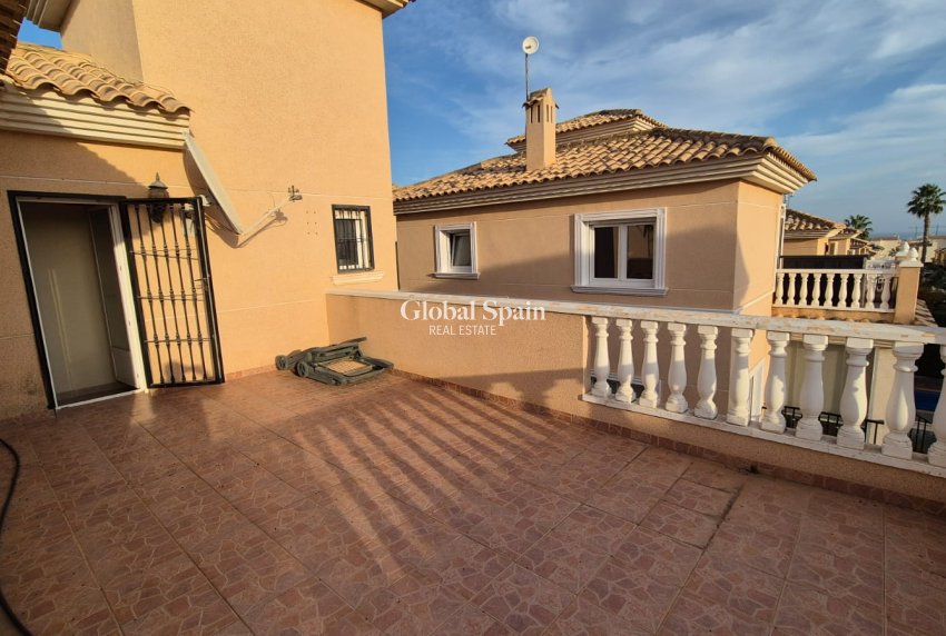 Resale - HOUSE -
ORIHUELA COSTA - Costa Blanca Sur