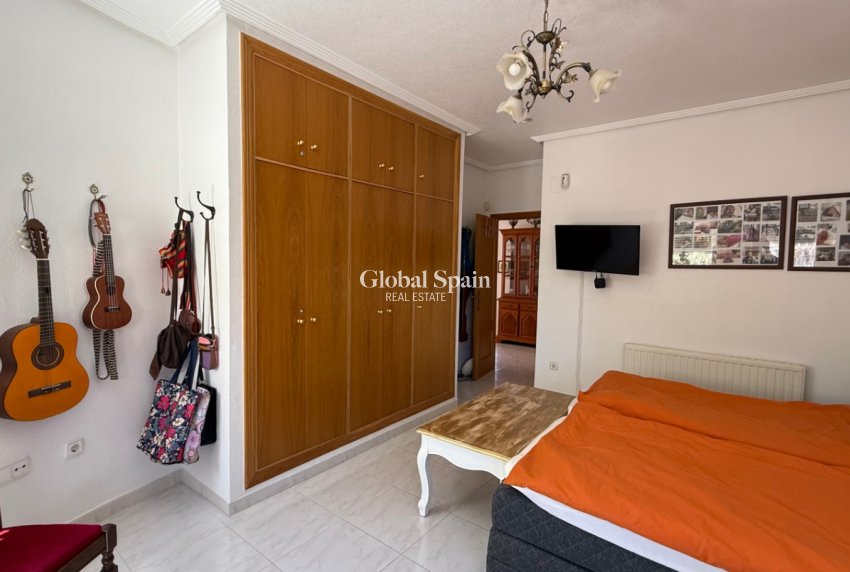 Resale - HOUSE -
ORIHUELA COSTA - Costa Blanca Sur