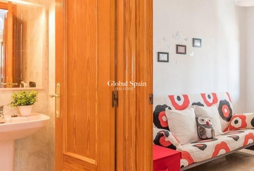 Resale - HOUSE -
ORIHUELA COSTA - Costa Blanca