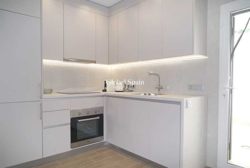 Resale - HOUSE -
ORIHUELA COSTA - Costa Blanca