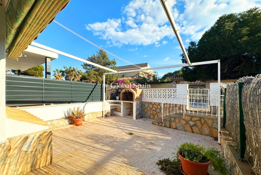 Resale - HOUSE -
ORIHUELA COSTA - Costa Blanca