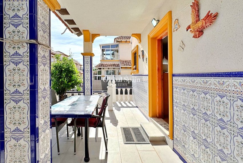 Resale - HOUSE -
ORIHUELA COSTA - Costa Blanca