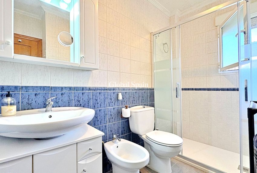 Resale - HOUSE -
ORIHUELA COSTA - Costa Blanca