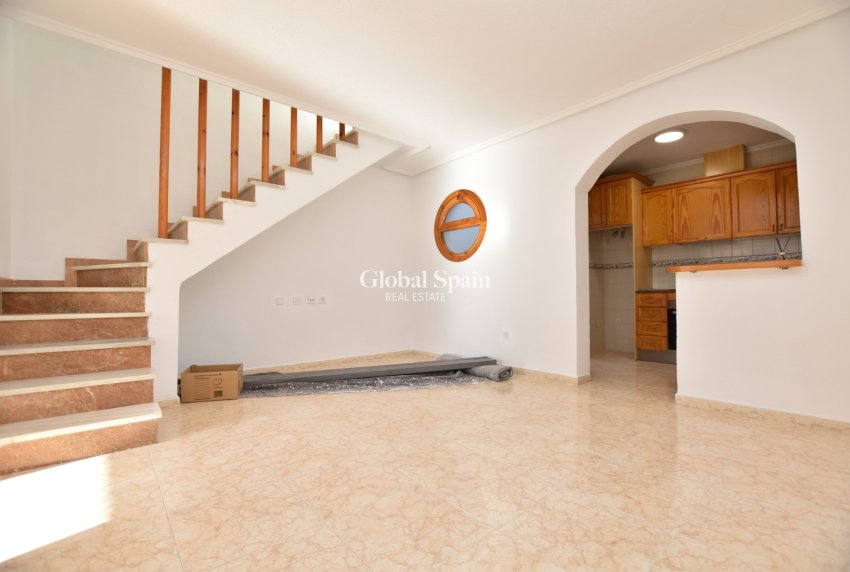Resale - HOUSE -
ORIHUELA COSTA - Costa Blanca
