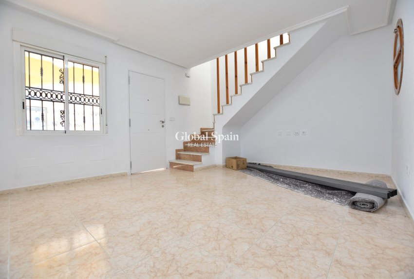 Resale - HOUSE -
ORIHUELA COSTA - Costa Blanca