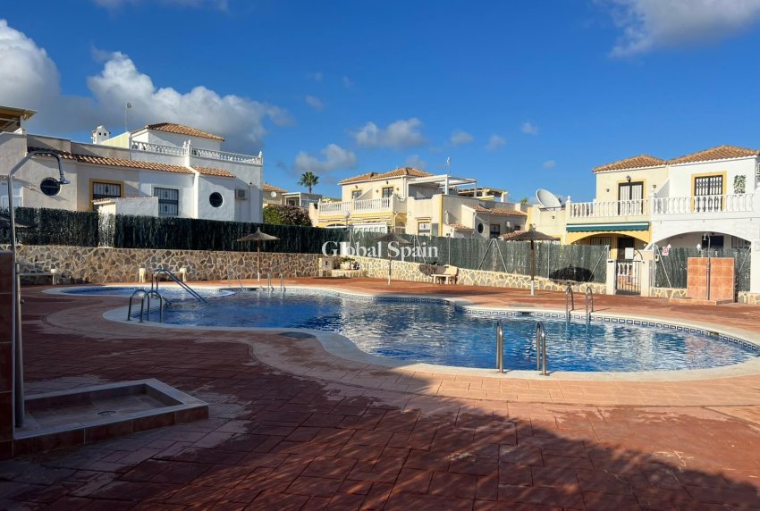 Resale - HOUSE -
ORIHUELA COSTA - Costa Blanca