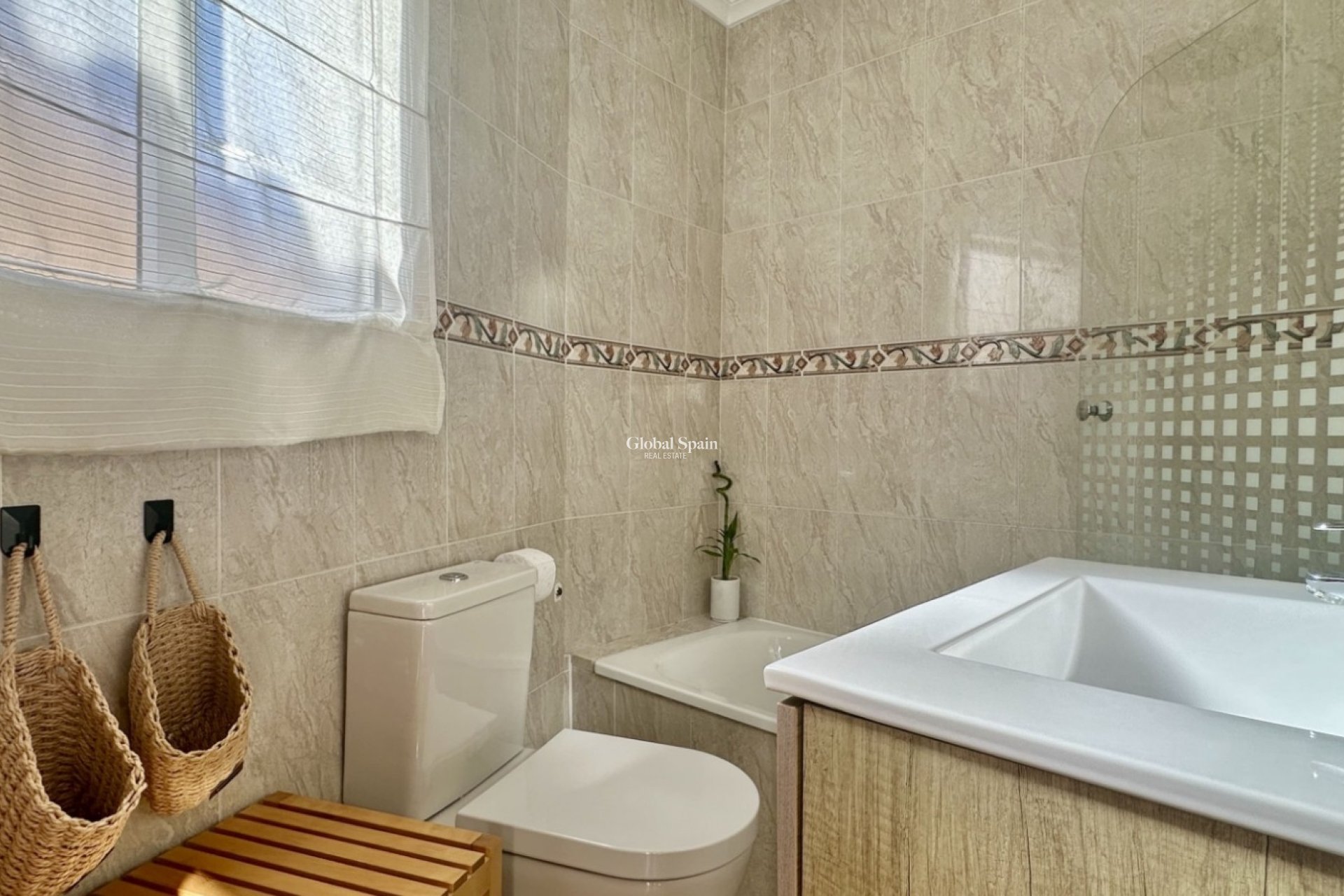 Resale - HOUSE -
ORIHUELA COSTA - Costa Blanca