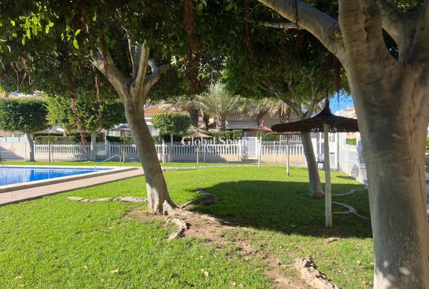 Resale - HOUSE -
ORIHUELA COSTA - Costa Blanca