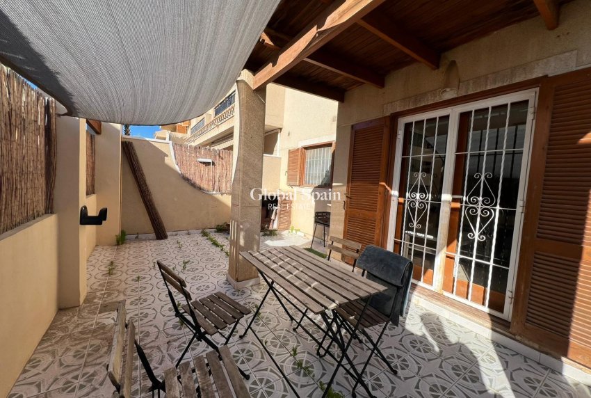 Resale - HOUSE -
ORIHUELA COSTA - Costa Blanca