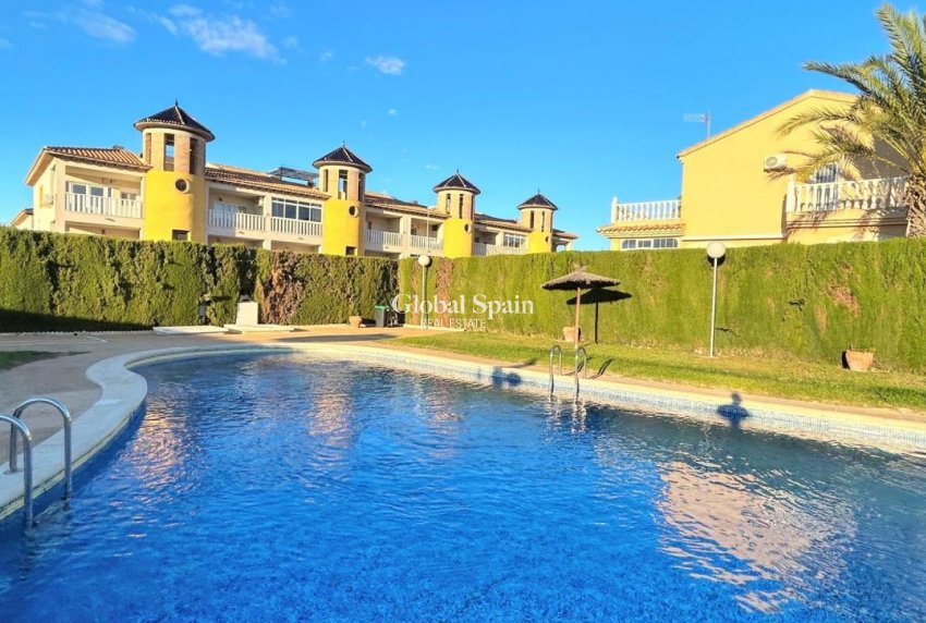 Resale - HOUSE -
ORIHUELA COSTA - Costa Blanca