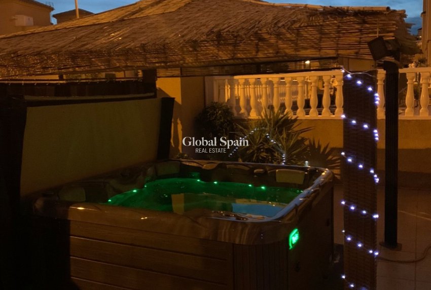 Resale - HOUSE -
ORIHUELA COSTA - Costa Blanca