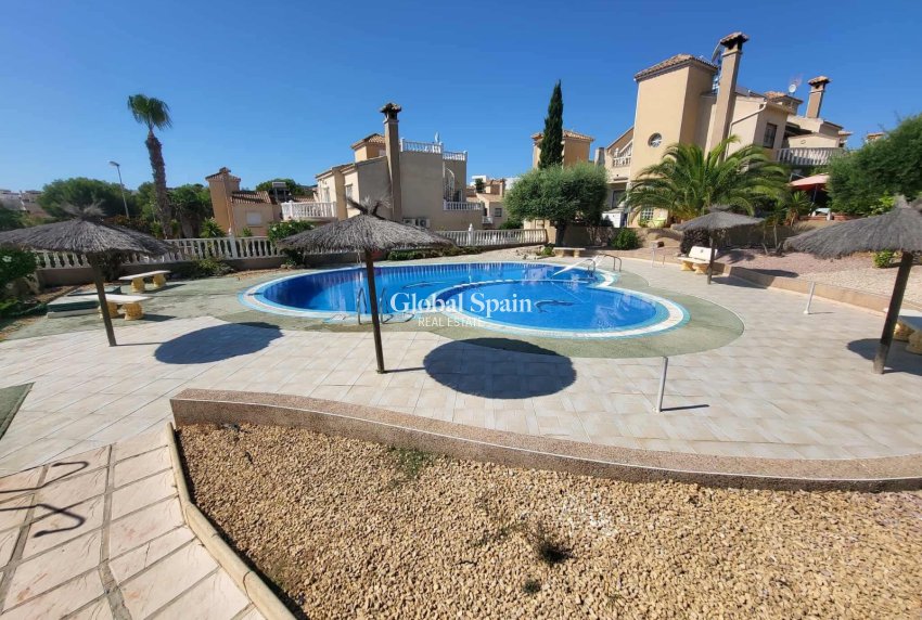 Resale - HOUSE -
ORIHUELA COSTA - Costa Blanca