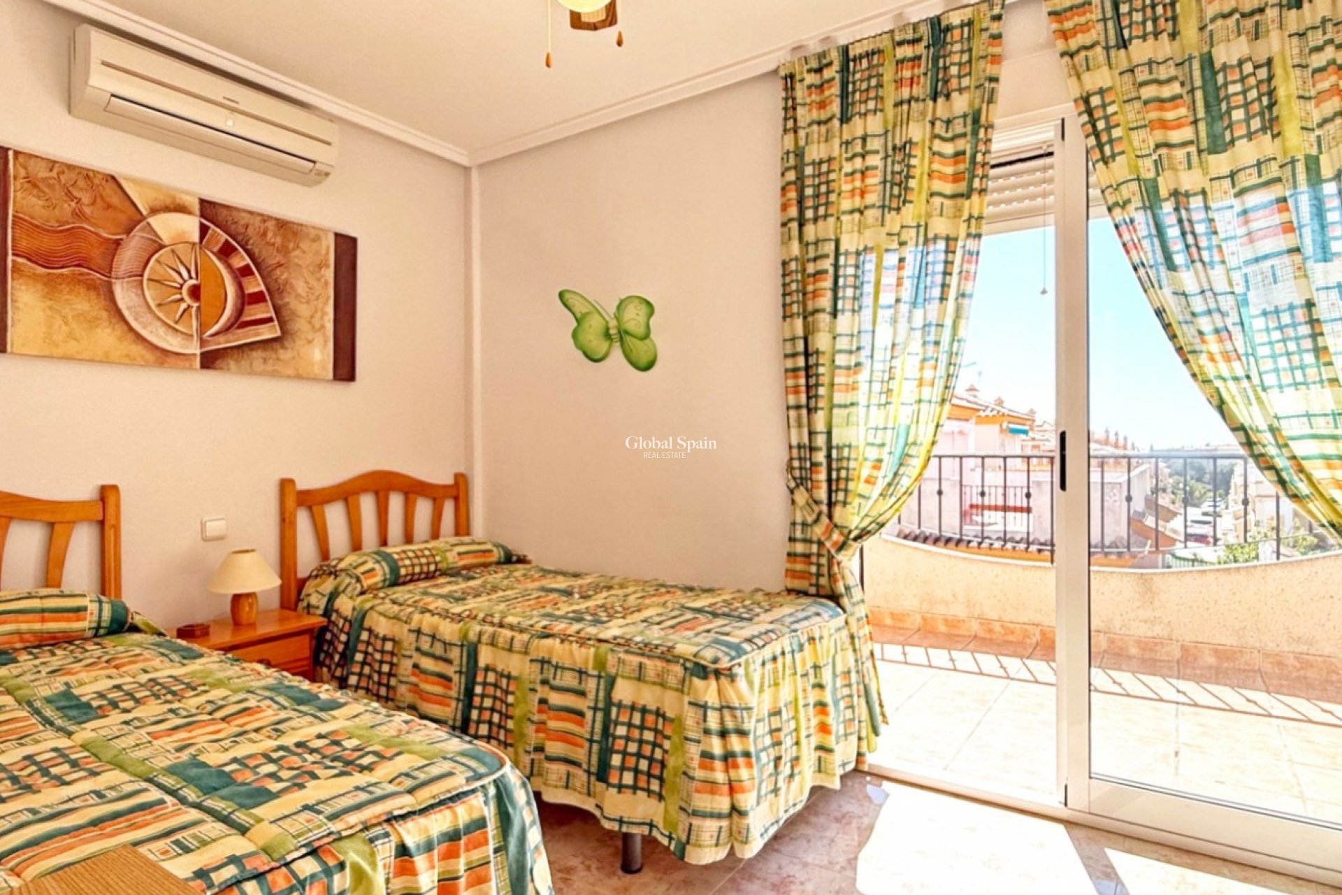 Resale - HOUSE -
ORIHUELA COSTA - Costa Blanca