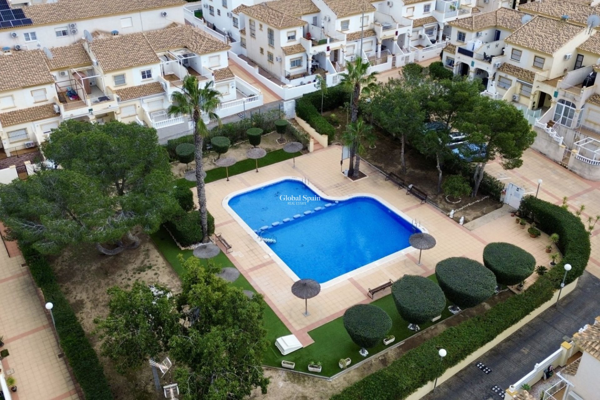 Resale - HOUSE -
ORIHUELA COSTA - Costa Blanca