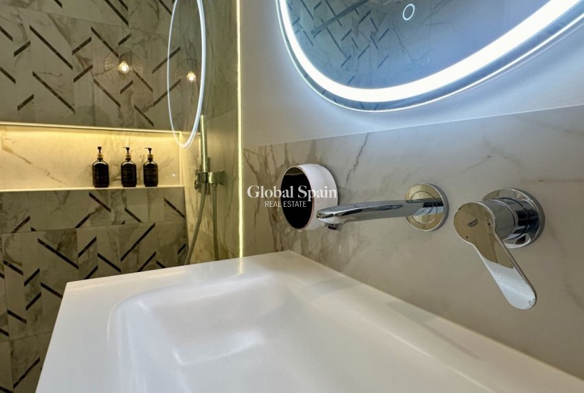 Resale - HOUSE -
ORIHUELA COSTA - Costa Blanca