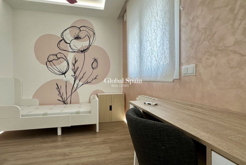 Resale - HOUSE -
ORIHUELA COSTA - Costa Blanca