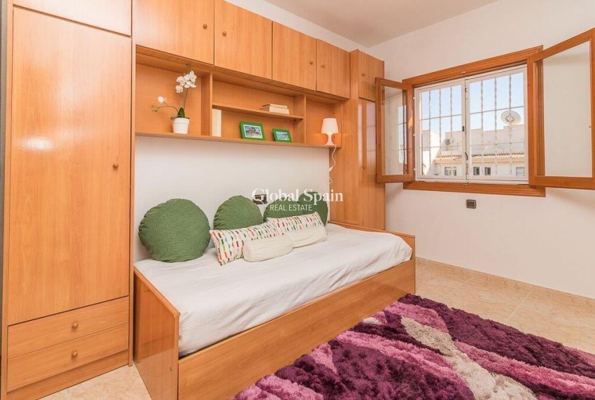 Resale - HOUSE -
ORIHUELA COSTA - Costa Blanca