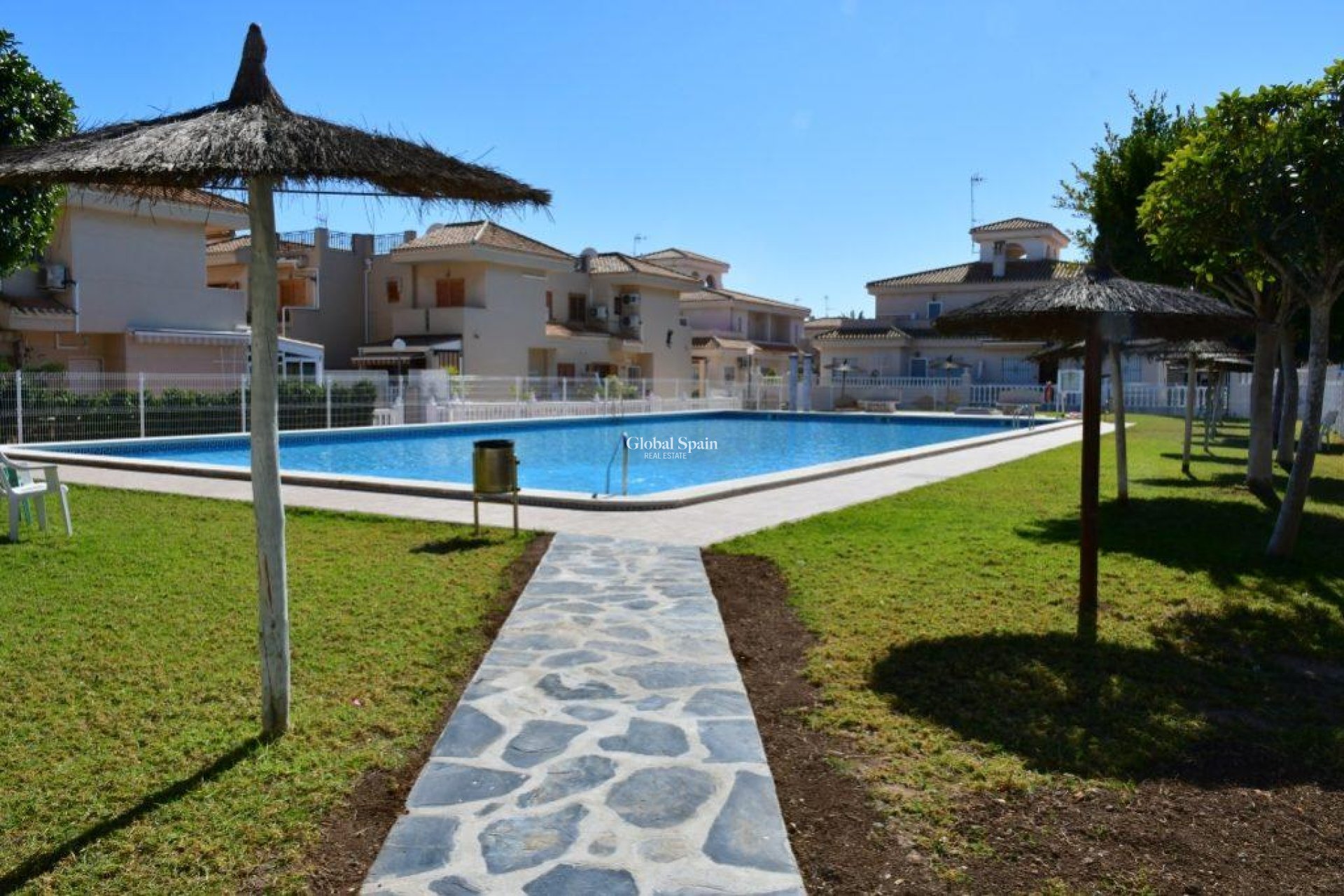 Resale - HOUSE -
ORIHUELA COSTA - Costa Blanca