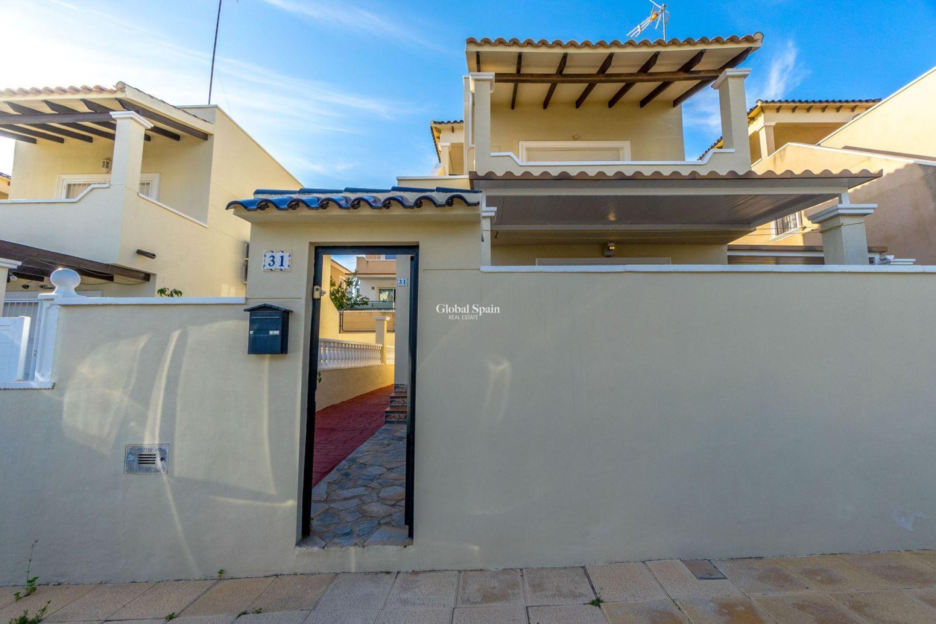 Resale - HOUSE -
ORIHUELA COSTA - Costa Blanca