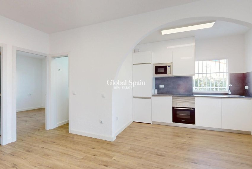 Resale - HOUSE -
ORIHUELA COSTA - Costa Blanca