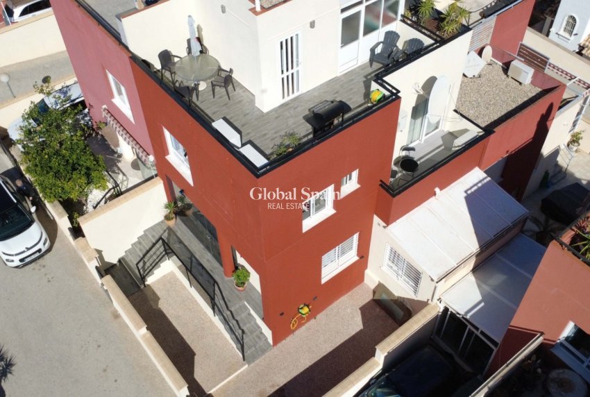 Resale - HOUSE -
ORIHUELA COSTA - Costa Blanca