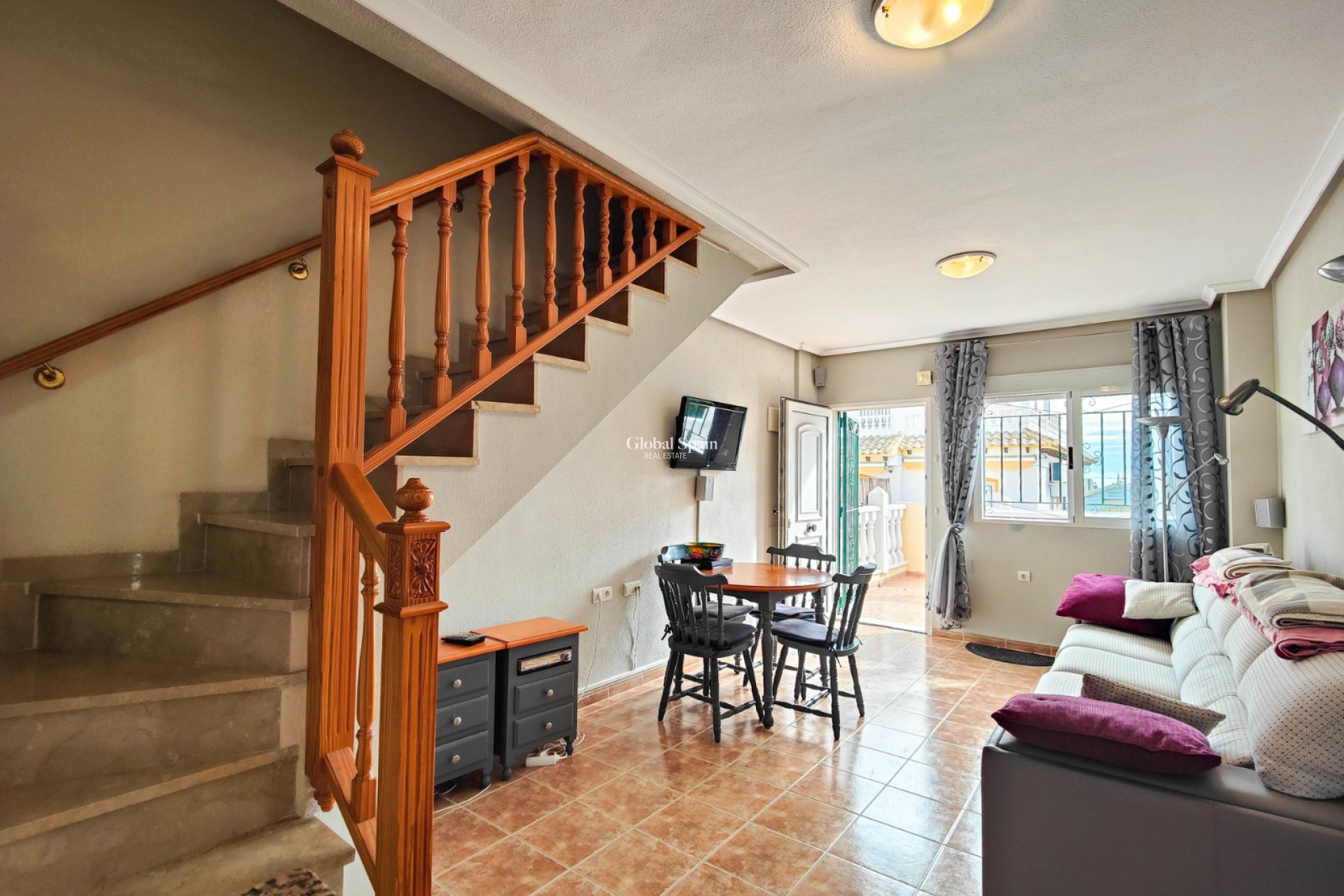 Resale - HOUSE -
ORIHUELA COSTA - Costa Blanca