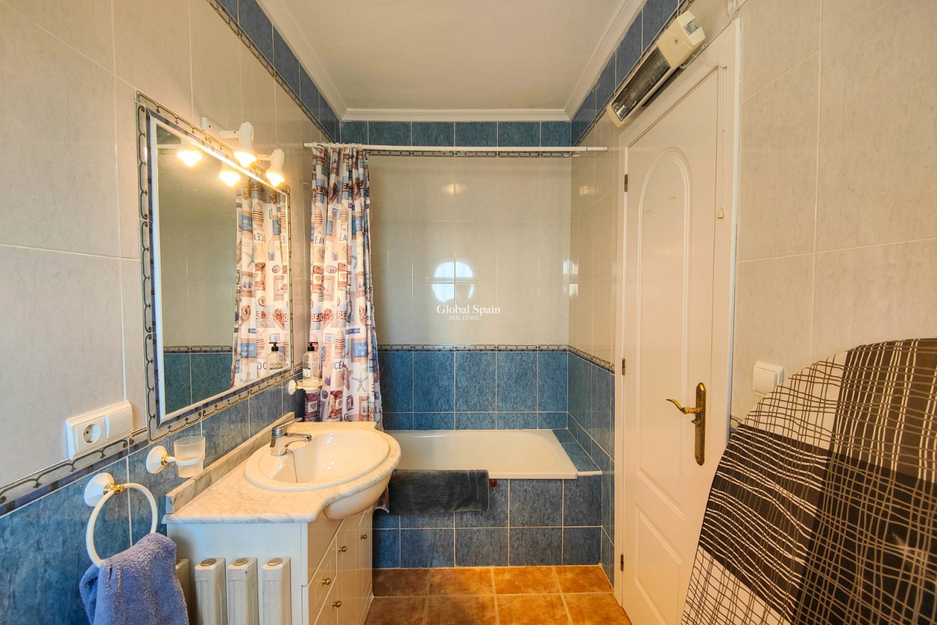 Resale - HOUSE -
ORIHUELA COSTA - Costa Blanca