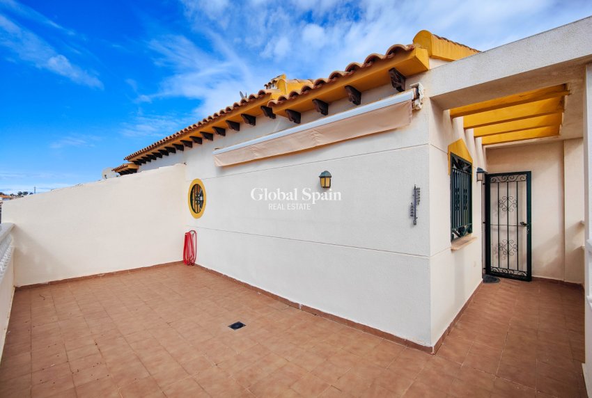 Resale - HOUSE -
ORIHUELA COSTA - Costa Blanca