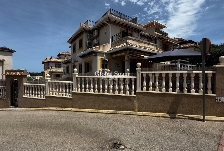 Resale - HOUSE -
ORIHUELA COSTA - Costa Blanca