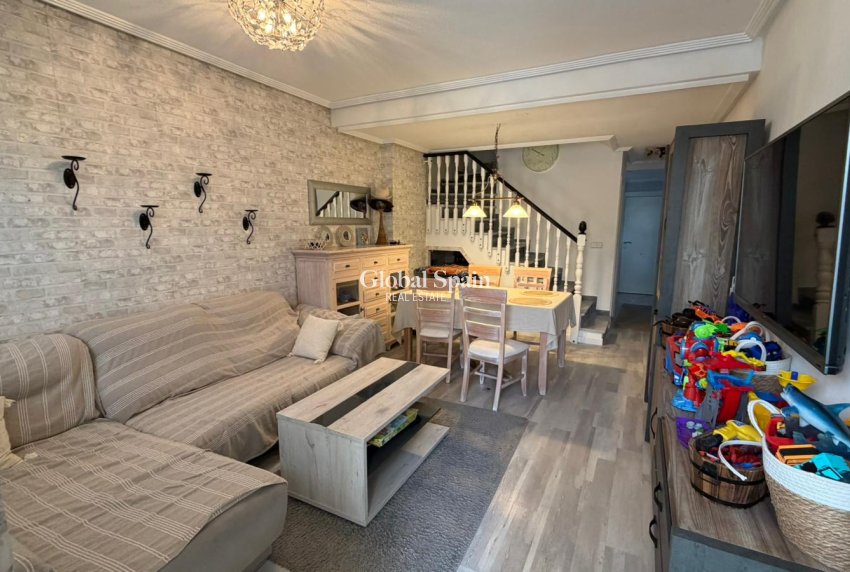 Resale - HOUSE -
ORIHUELA COSTA - Costa Blanca