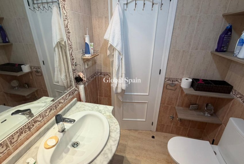 Resale - HOUSE -
ORIHUELA COSTA - Costa Blanca