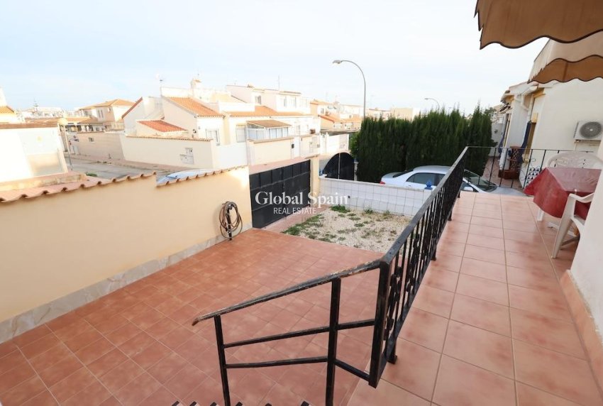 Resale - HOUSE -
ORIHUELA COSTA - Costa Blanca