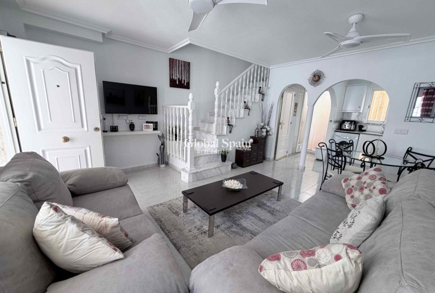 Resale - HOUSE -
ORIHUELA COSTA - Costa Blanca