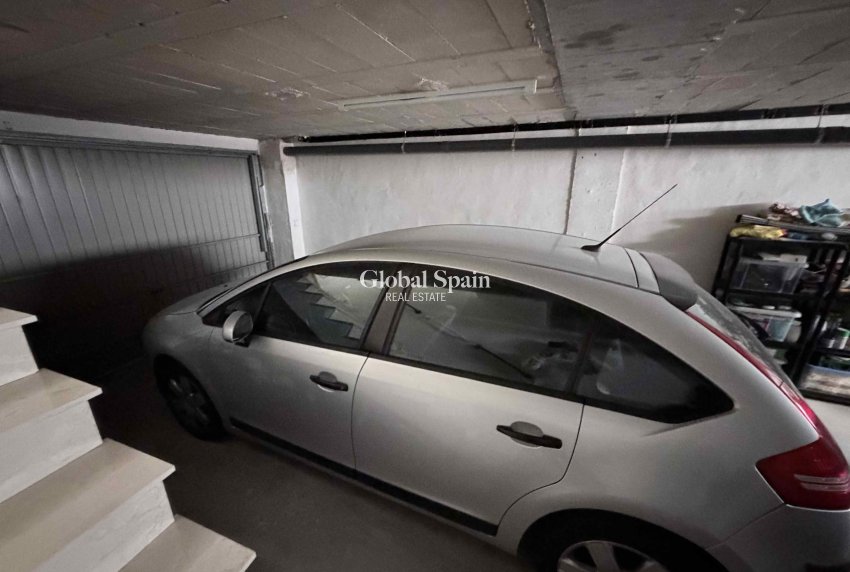 Resale - HOUSE -
ORIHUELA COSTA - Costa Blanca