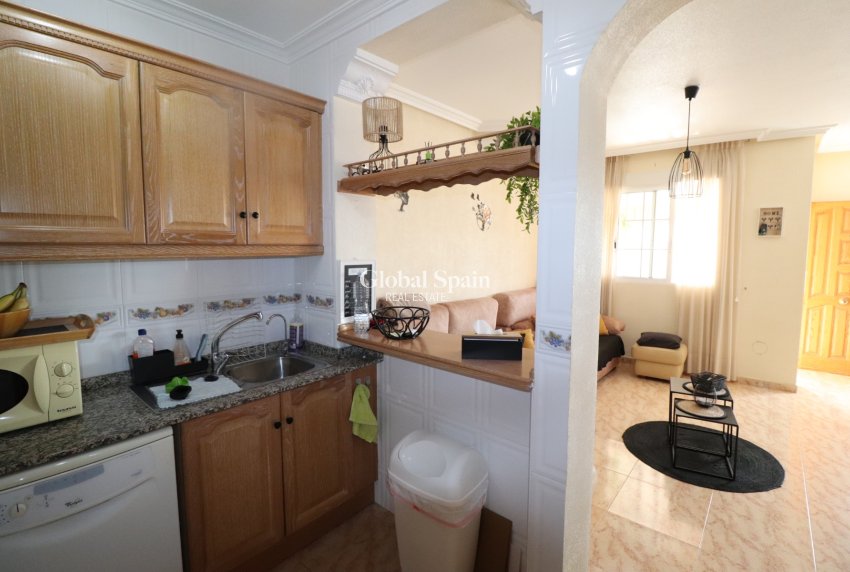 Resale - HOUSE -
ORIHUELA COSTA - Costa Blanca