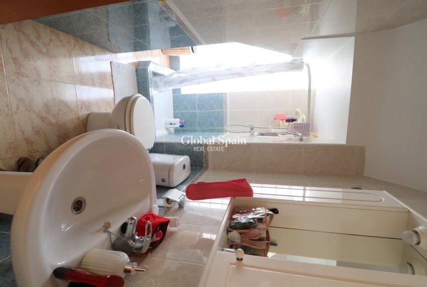 Resale - HOUSE -
ORIHUELA COSTA - Costa Blanca