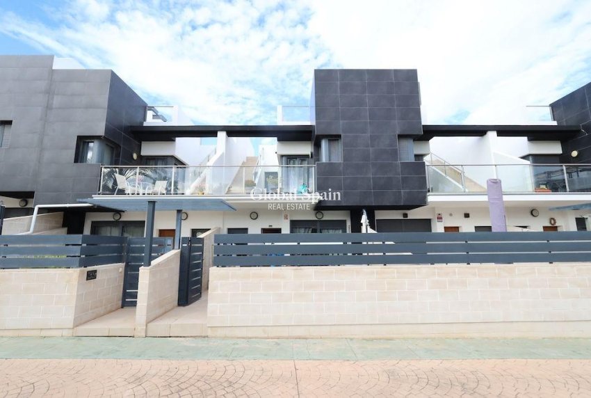 Resale - HOUSE -
ORIHUELA COSTA - Costa Blanca