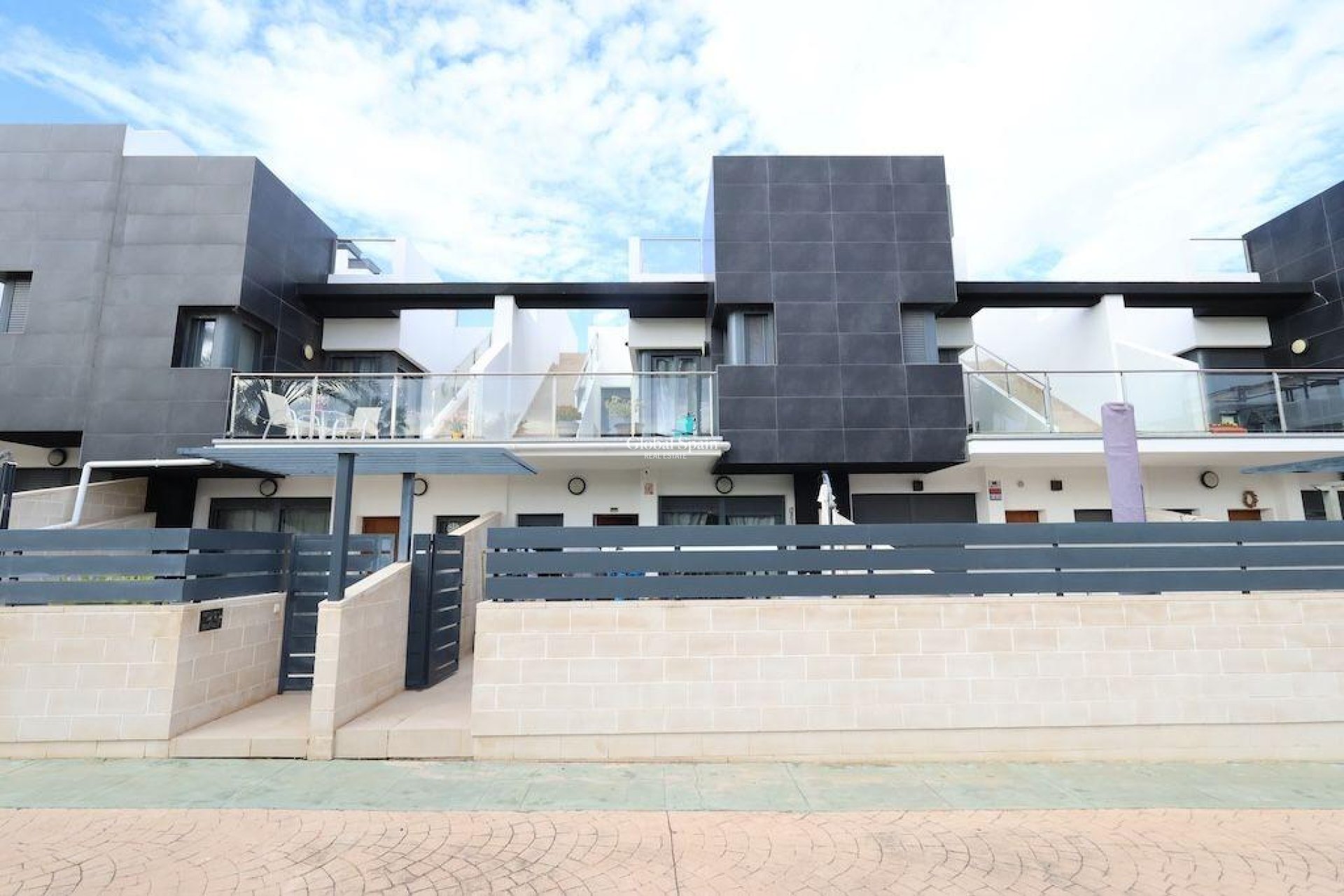 Resale - HOUSE -
ORIHUELA COSTA - Costa Blanca