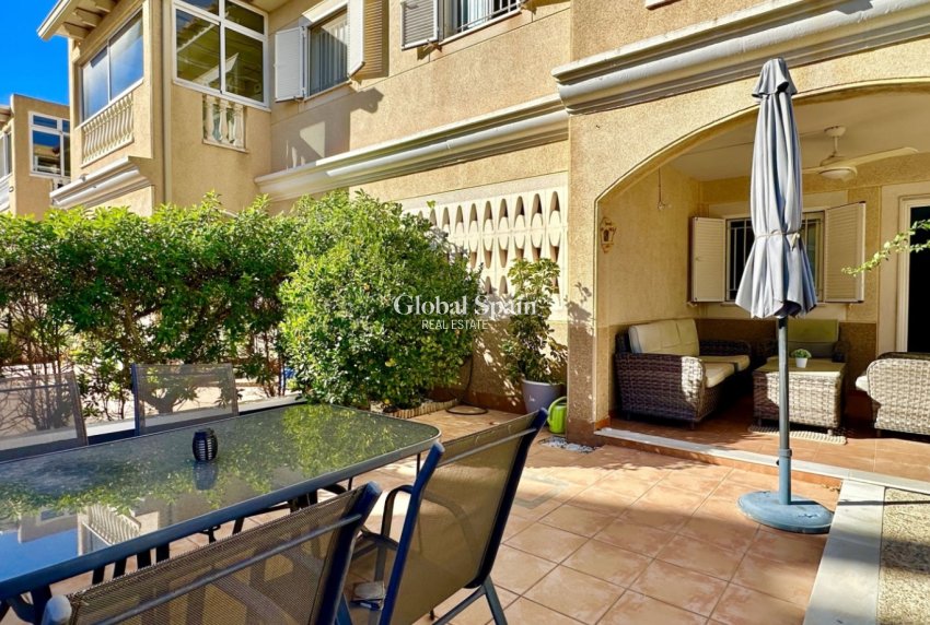 Resale - HOUSE -
ORIHUELA COSTA - Costa Blanca