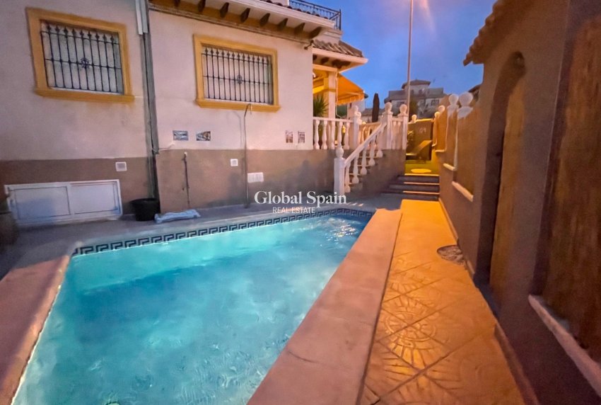 Resale - HOUSE -
ORIHUELA COSTA - Costa Blanca