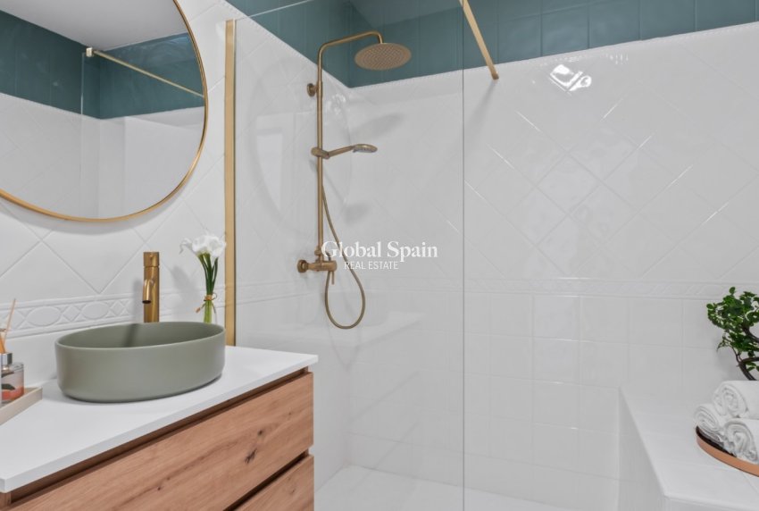 Resale - HOUSE -
ORIHUELA COSTA - Costa Blanca