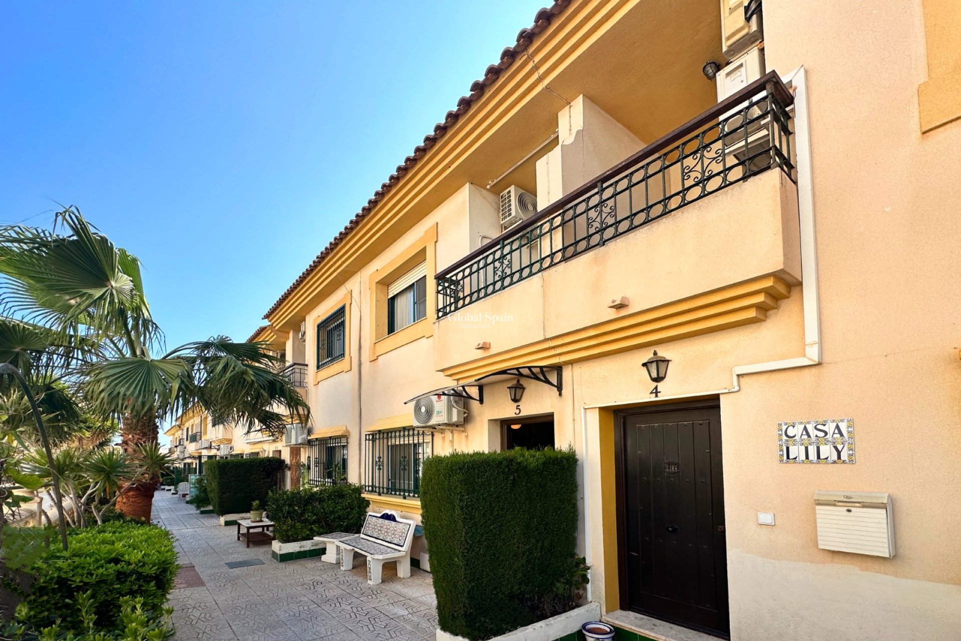 Resale - HOUSE -
ORIHUELA COSTA - Costa Blanca