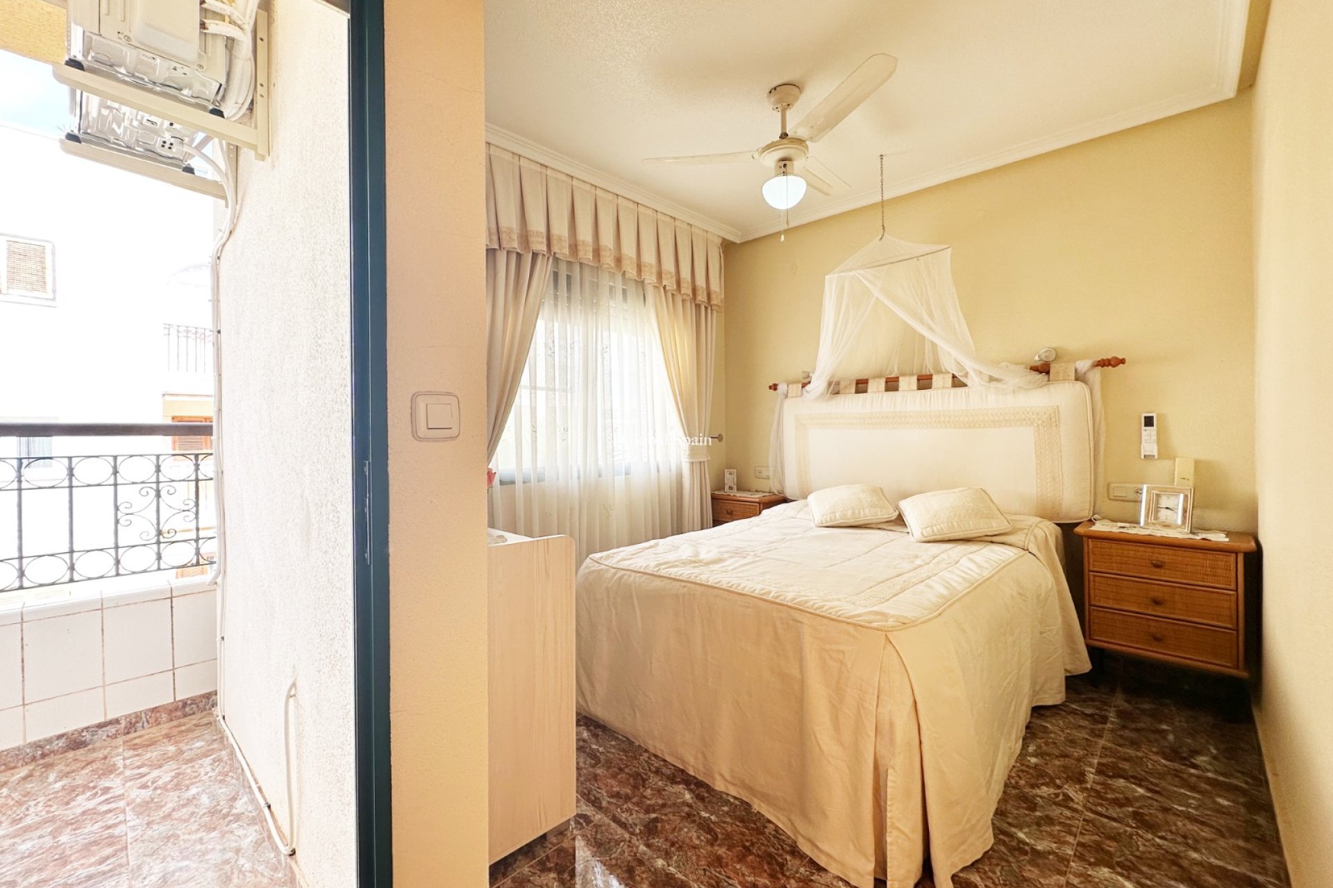 Resale - HOUSE -
ORIHUELA COSTA - Costa Blanca